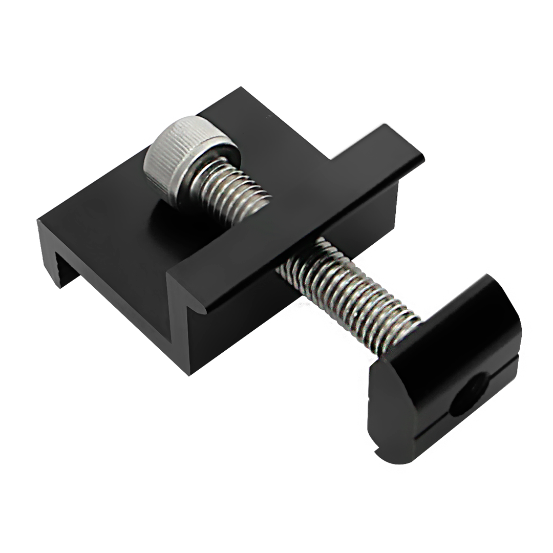 En sort, rustfri endeklemme af aluminium fra Rasol med en spændevidde på 30-35mm, der bruges til at fastgøre moduler